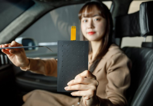 LG显示器的新声音技术可以将任何车内表面变成隐形的扬声器