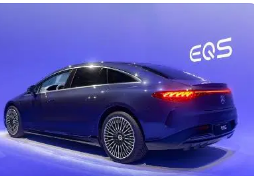2024年梅赛德斯E级轿车配备EQ型LED灯条