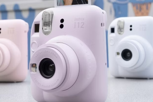 富士Instax Mini 12相机以经过调整的设计和新功能上市