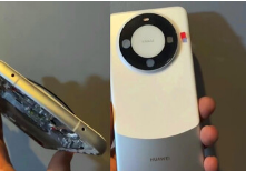 华为Mate60正式发布前的第一张泄露图片显示了一款看起来很熟悉的智能手机